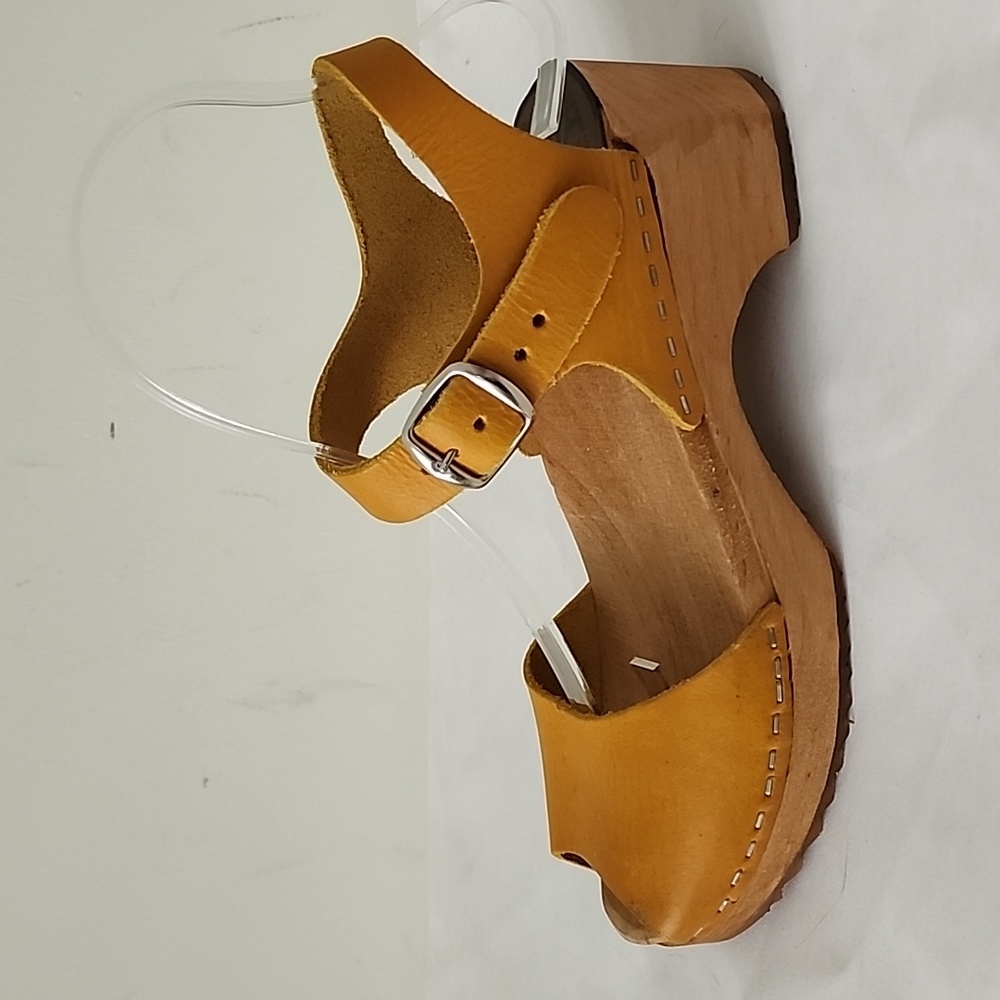 MIA Yellow Leather Mules - Picture 3 of 9